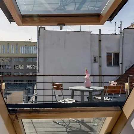 Panorama - Rooftop Rendezvous